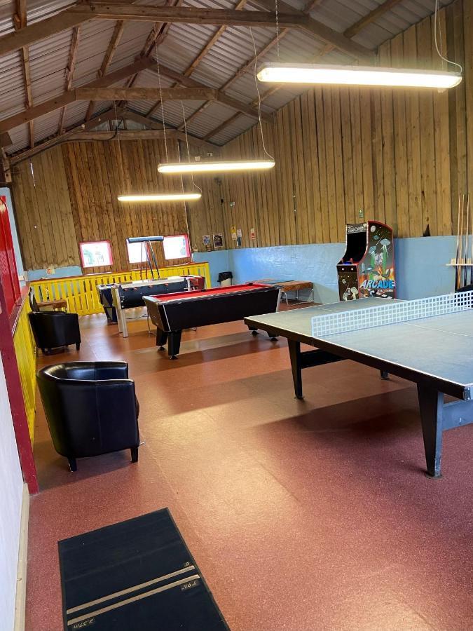 Our Goldfinch 1- Sleeps 2 Persons- Private Hot Tub-Pet Friendly-Tranquil Holiday Away From It All Yet Not Far From St Austell- The Holiday Home Has One Bedroom, Living And Dining Area, Equipped Kitchen-Decking-Outdoor Furniture-Fishing Lakes And More Grampound Exterior photo